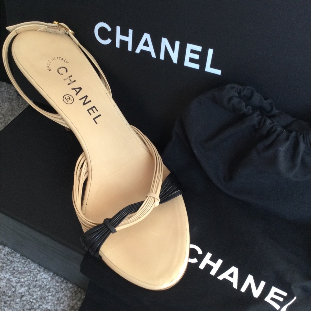 CHANEL Open toe Leather sling back Heels size 37